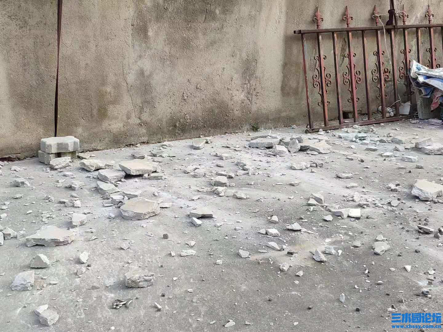 这么大外墙砖砸到人怎么办